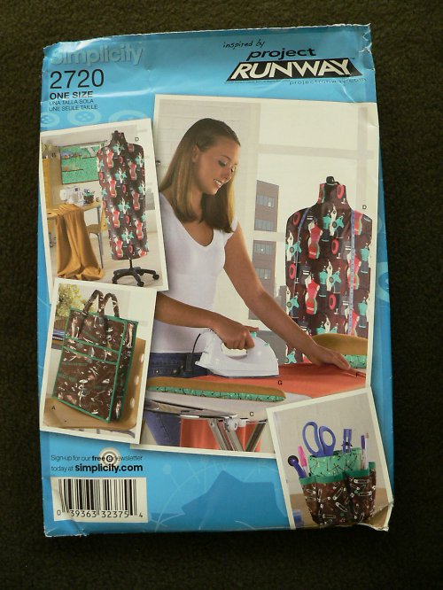 Simplicity 2720 a 2679 - střihy pro švadlenky — foto 1