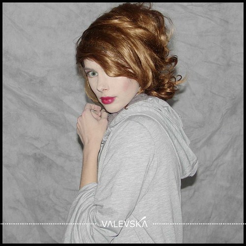 Sleepwalkers, mikina Silver. 38-40-42 — foto 1