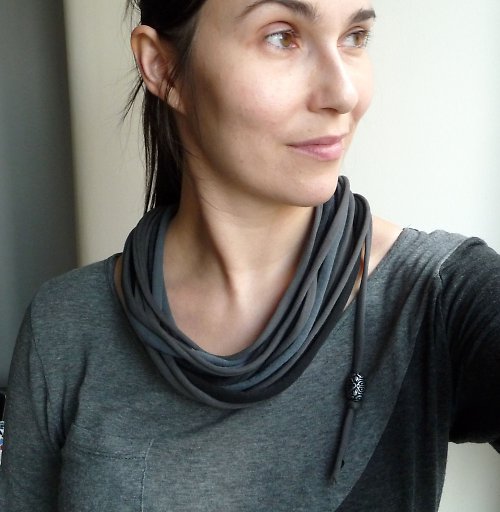 Šedá eminence — foto 1
