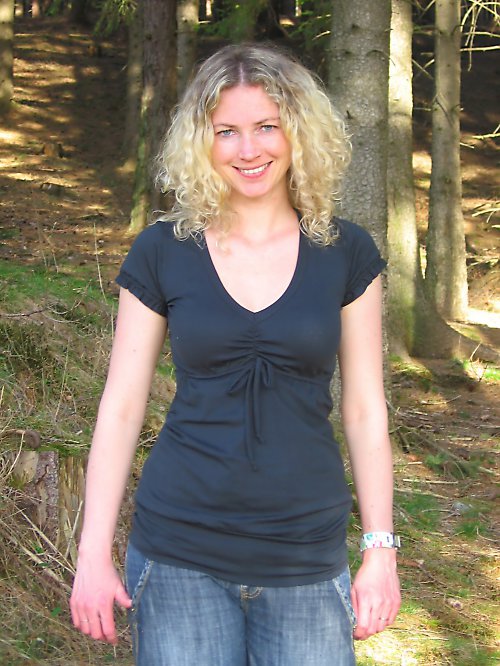 Tmavě šedé tričko — foto 1