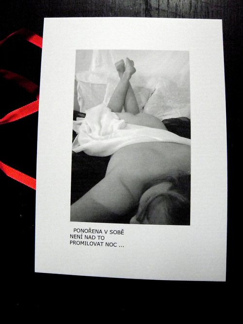 Ponořena v sobě — foto 1