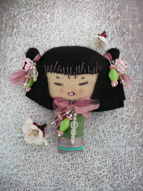 JARNÍ KOKESHI - panenka — foto 1