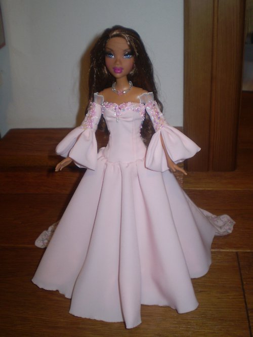 Šatičky pro Barbie — foto 1