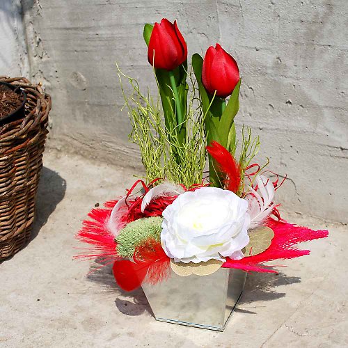 Tulipány s iskerníkom — foto 1