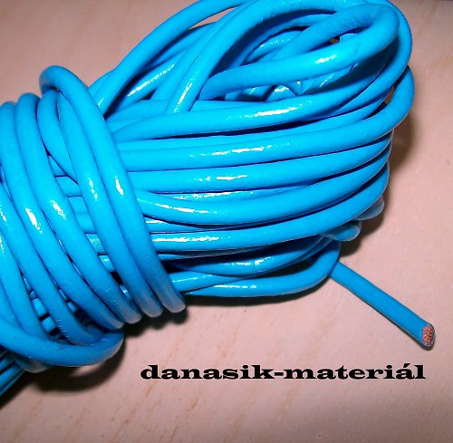 KOŽENÁ ŠŇŮRA SVĚTLE MODRÁ - METRÁŽ - 3 mm — foto 1