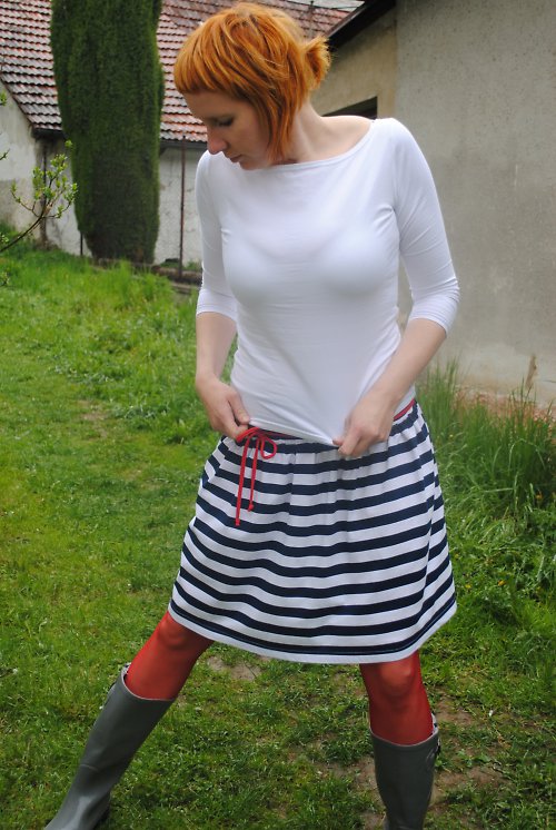 Námořnická sukénka, vel. S-M — foto 1