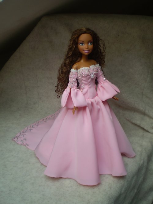 Šatičky pro Barbie — foto 1