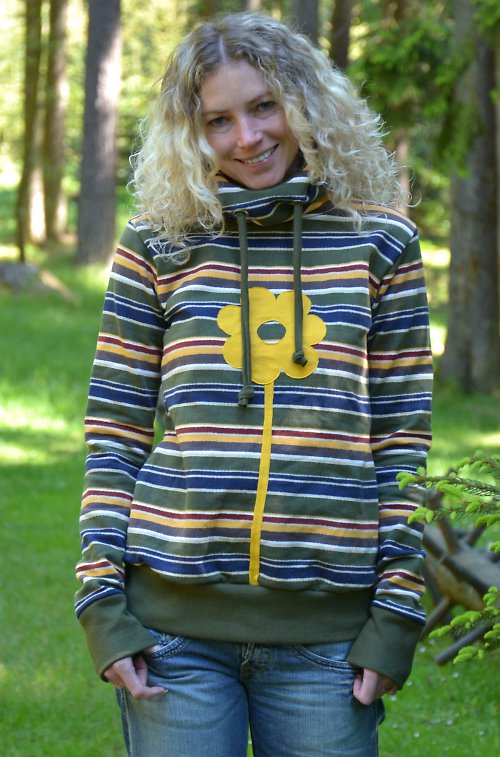 Pruhovaná mikina — foto 1
