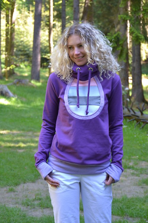 Fialová mikina — foto 1