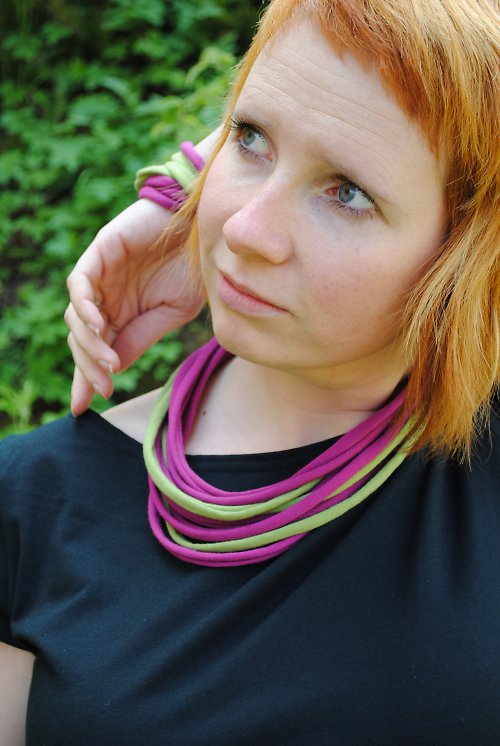 Komplet lila s hráškovou — foto 1