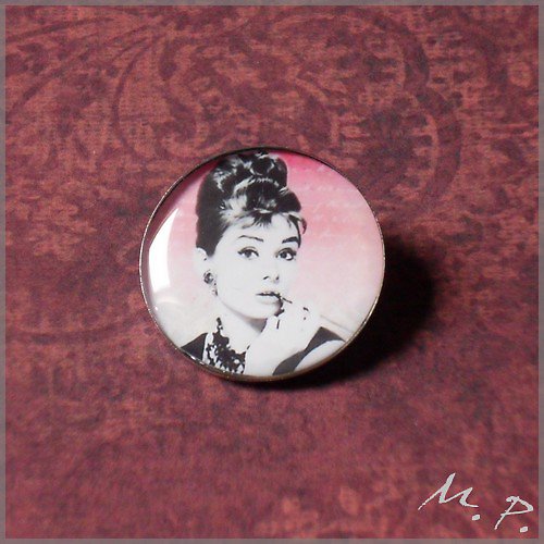 Audrey Hepburn V. - brož 2,5 cm — foto 1