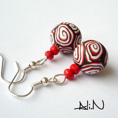 Dark Red Spiral — foto 1