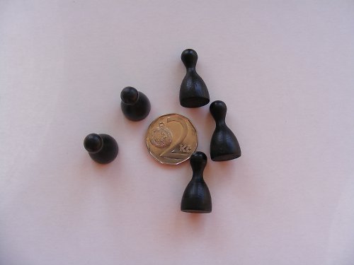 Tmavě hnědé figurky - malé — foto 1