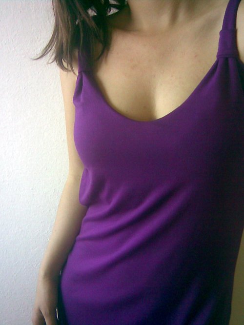Fialové šaty — foto 1