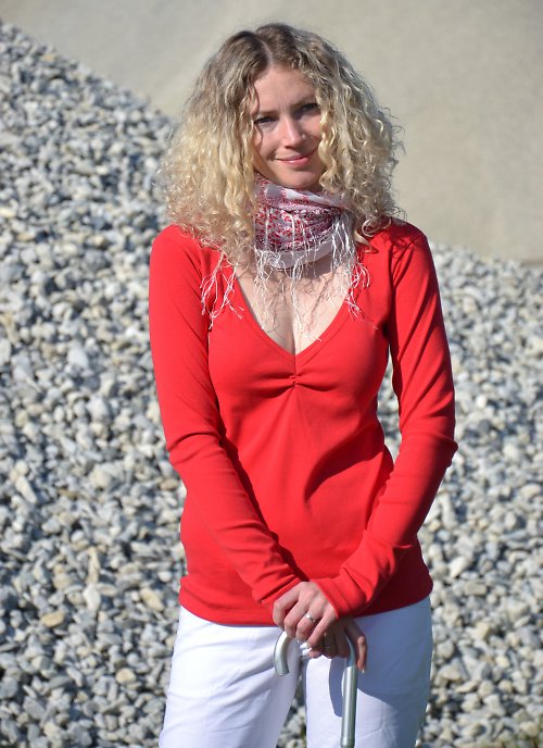 Červené tričko — foto 1