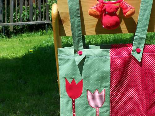 Pytlík zelená s tulipány — foto 1