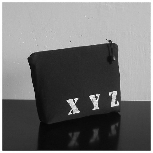 Pouzdro X Y Z — foto 1