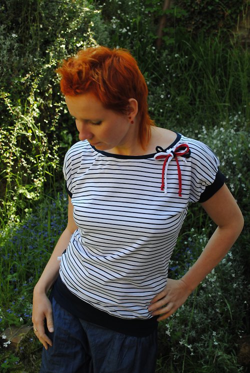 Jemně pruhaté ve velikosti M — foto 1