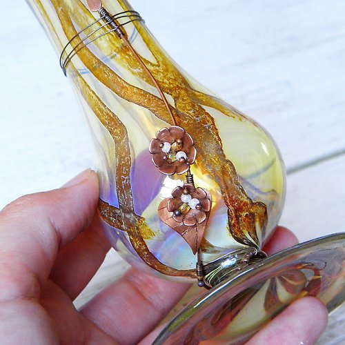 Vázička s kapkou — foto 1