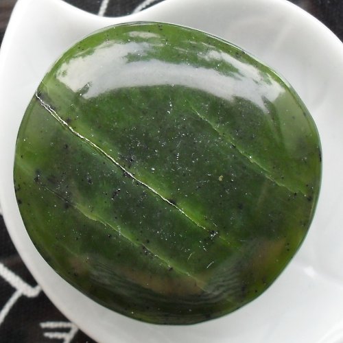 Kanadský jadeit 41x40x10mm — foto 1