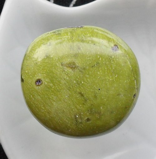 Stichtit- serpentin 25x23x14 mmm — foto 1