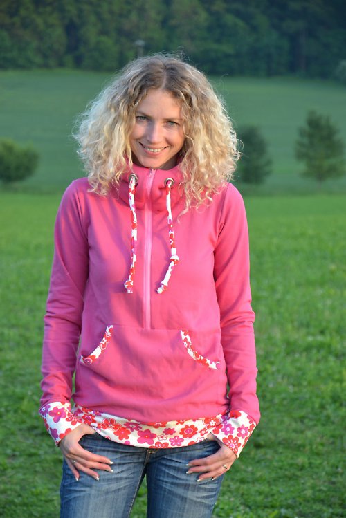 Růžová mikina — foto 1