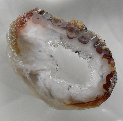 Achát peříčkový 28x20x3mm — foto 1