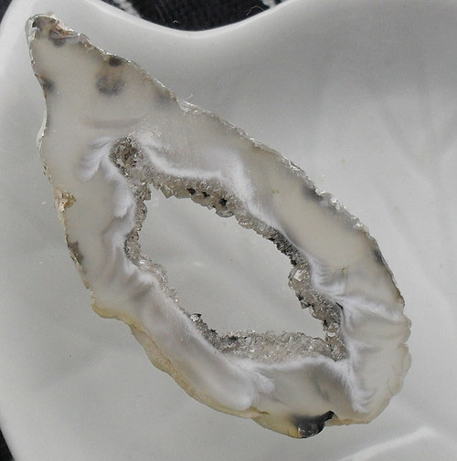 Achát peříčkový 37x17x3mm — foto 1