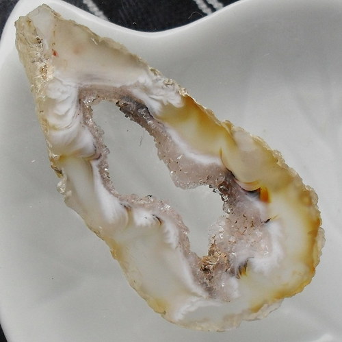 Achát peříčkový 37x18x3mm — foto 1