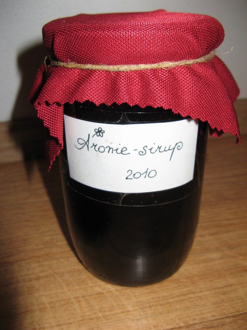 Aroniový sirup (černý jeřáb) - velký - 700 ml — foto 1