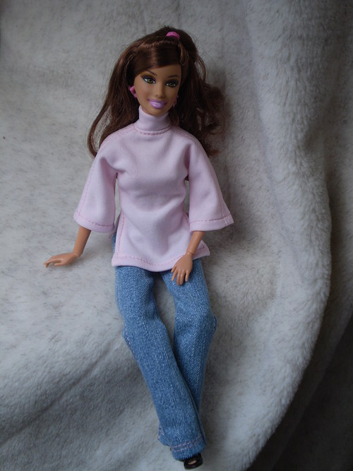 Džíny a dlouhé triko pro Barbie — foto 1