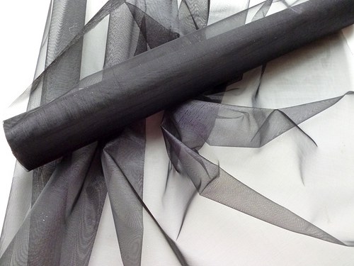 Organza černá neobroubená (barva č. 4)
