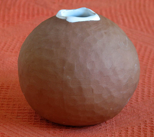 Vázička kulatá — foto 1