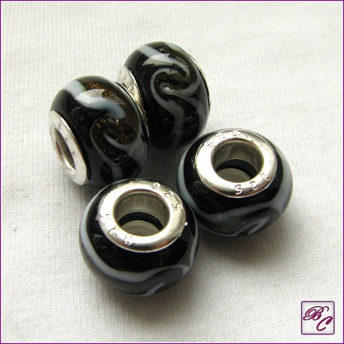 Vinuté sklo, pandora černá (D0346) — foto 1