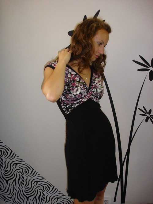 Elastické šaty vel. 38 — foto 1