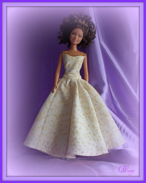 Zlaté šaty pro Barbie — foto 1