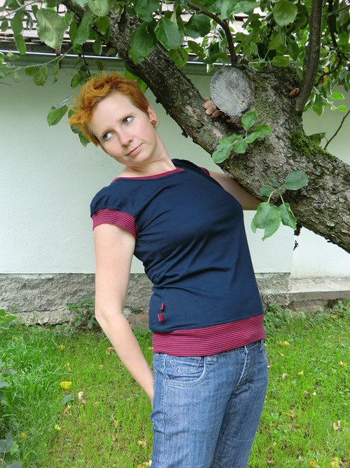 Hravé triko ve velikosti S-M — foto 1