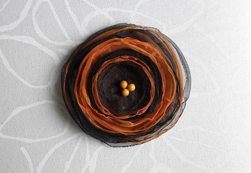 Oranžovo-černá — foto 1