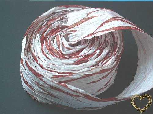 Bílá papírová batikovaná stuha - š -7 cm, d - 10 m