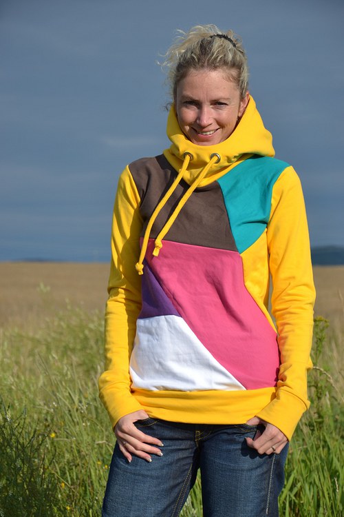 Žlutá mikina — foto 1