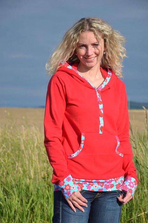 Červená mikina — foto 1