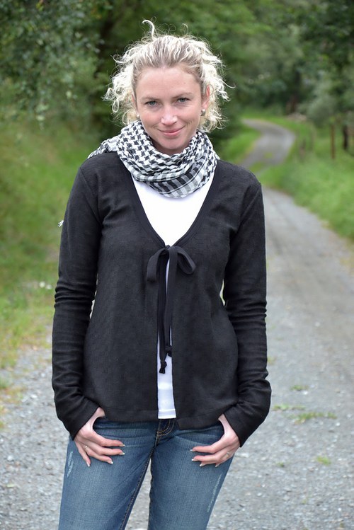 Černá mikina — foto 1