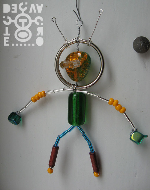 Korálkový robot, model 04-02 (Lucčin), 10 cm — foto 1
