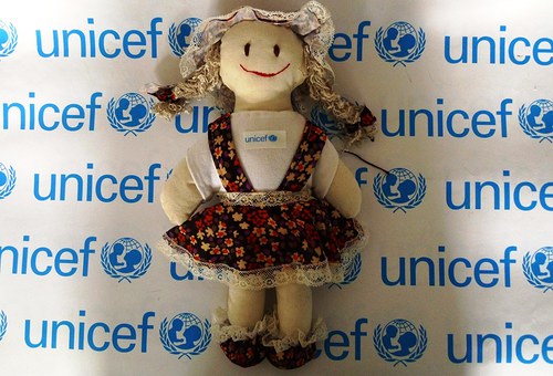 Adoptuj panenku a zachráníš dítě — foto 1