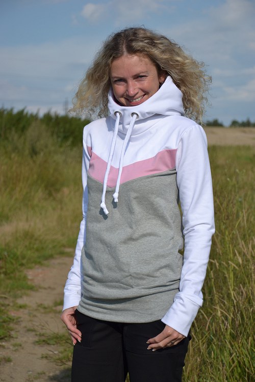 Tříbarevná mikina — foto 1