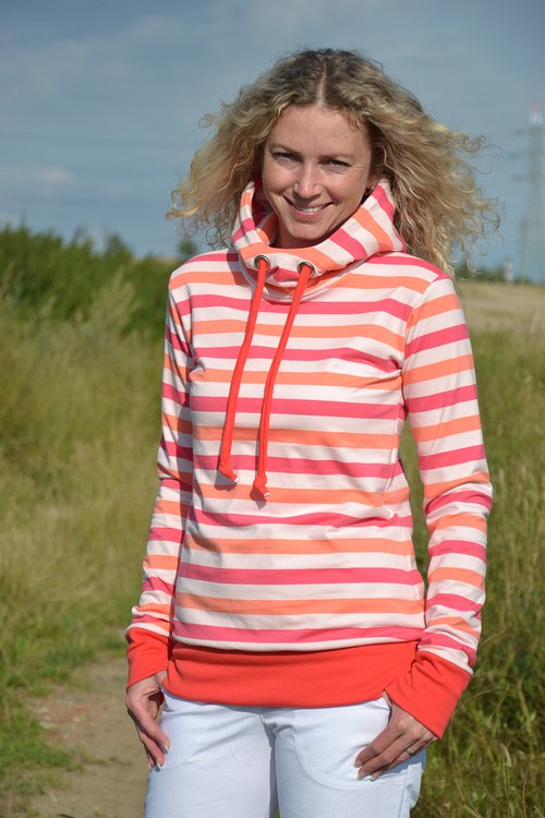 Pruhovaná mikina — foto 1