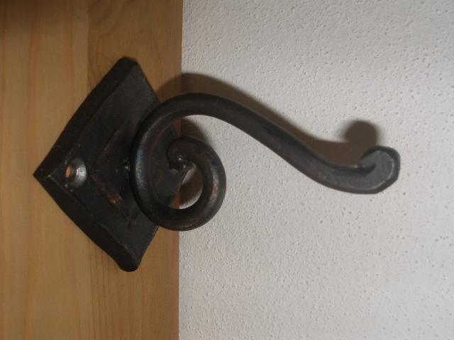 Kovaný věšák spirála — foto 1