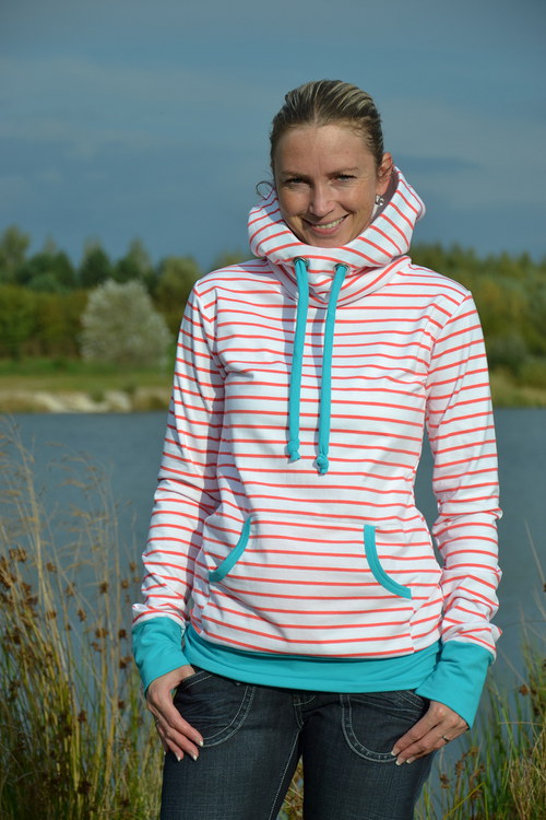 Pruhovaná mikina — foto 1