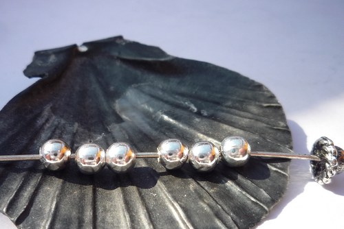 Stříbrné kuličky 20 ks, 4 mm — foto 1