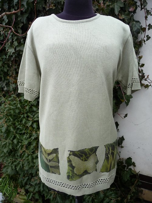 Zelená halenka s malbou L SLEVA — foto 1
